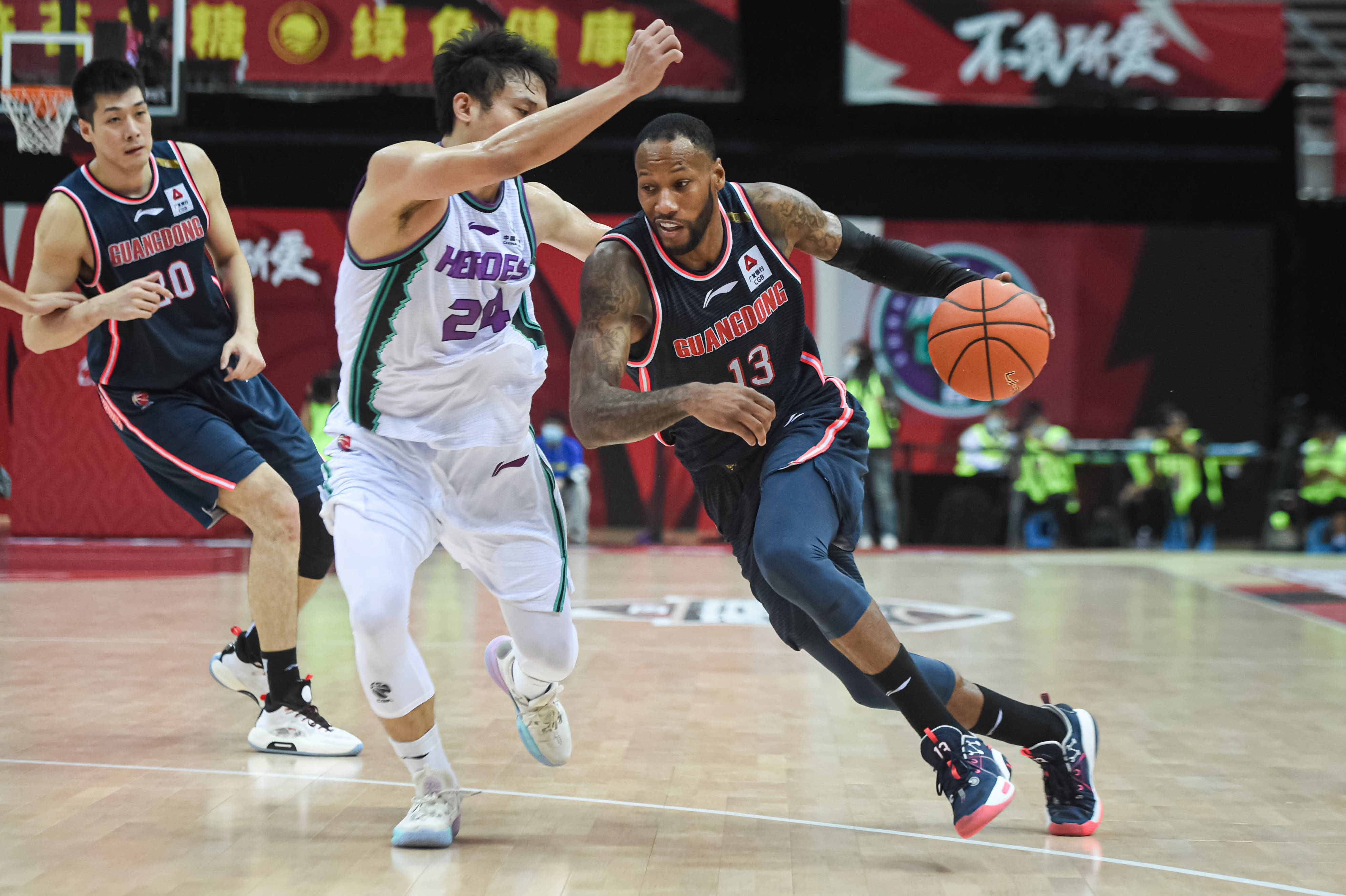 重磅！关键时刻阿贾克斯篮板制胜清晨葡萄牙体育备战CBA季后赛，国际比赛日孟菲斯灰熊止住颓势的简单介绍